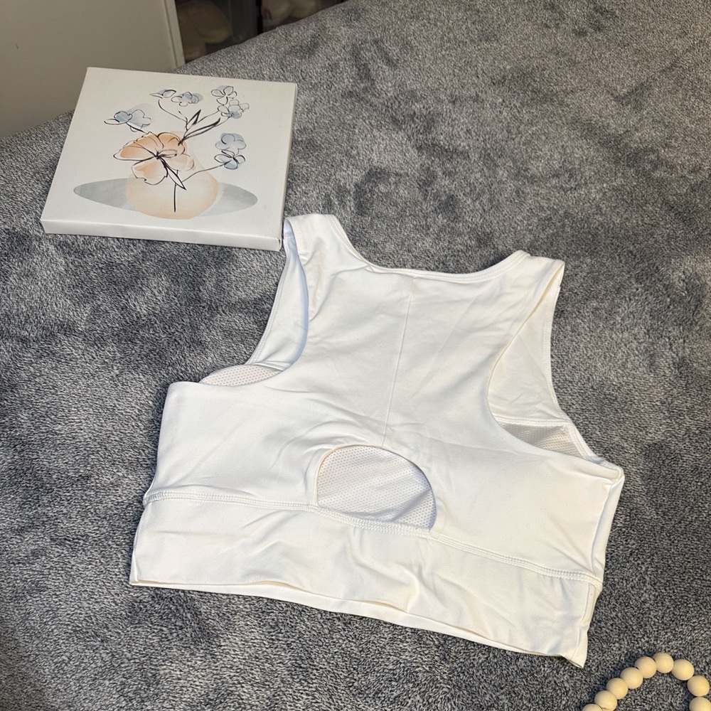 White top. For Gm size large